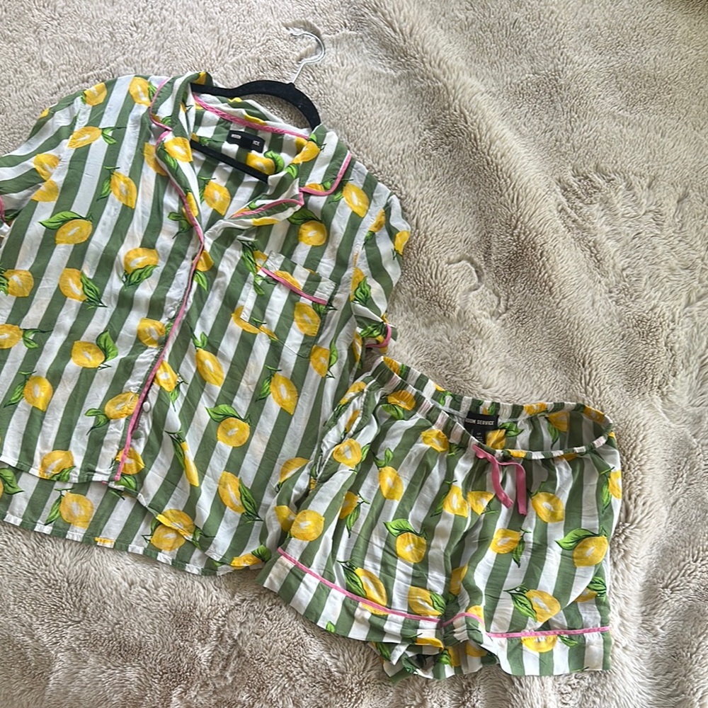 Lemon Print Women's Pajama Set